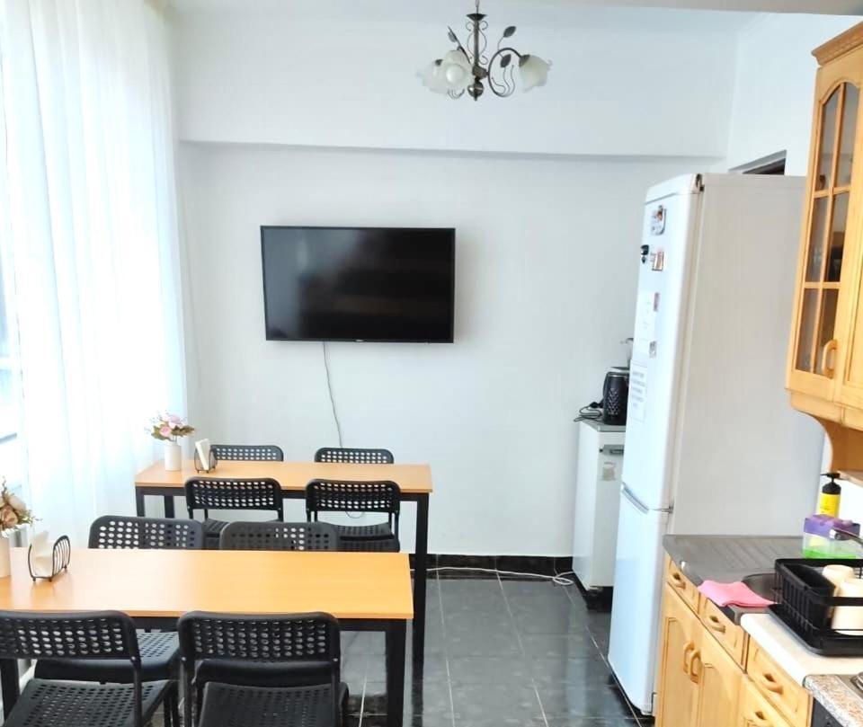 Like Home Apartments&Rooms Alma-Ata Buitenkant foto